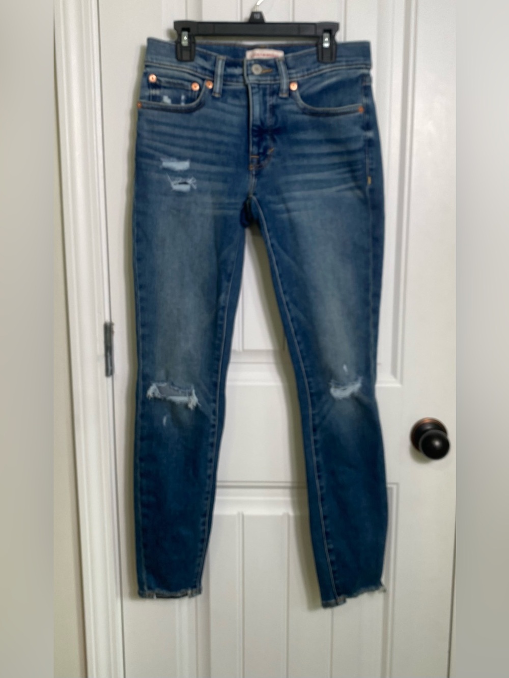 Lucky Jeans Mid Rise Skinny Size 2/26R
Womens Jeans EUC Ava Mid Rise Skinny